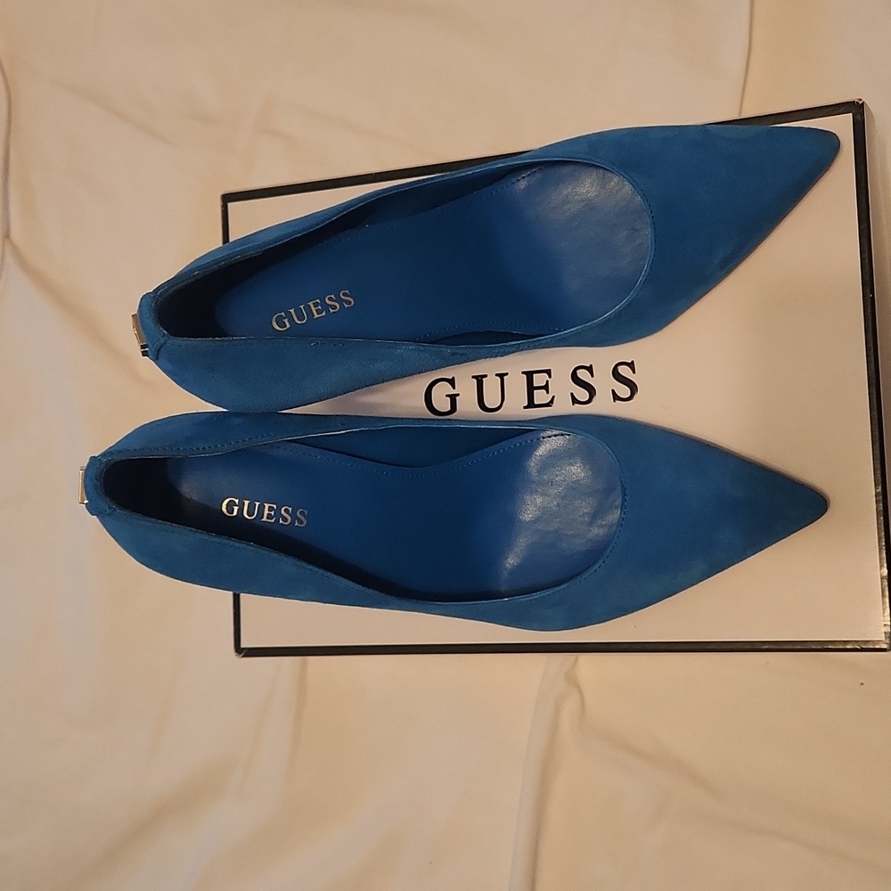 The Seanna pump medium blue worn once